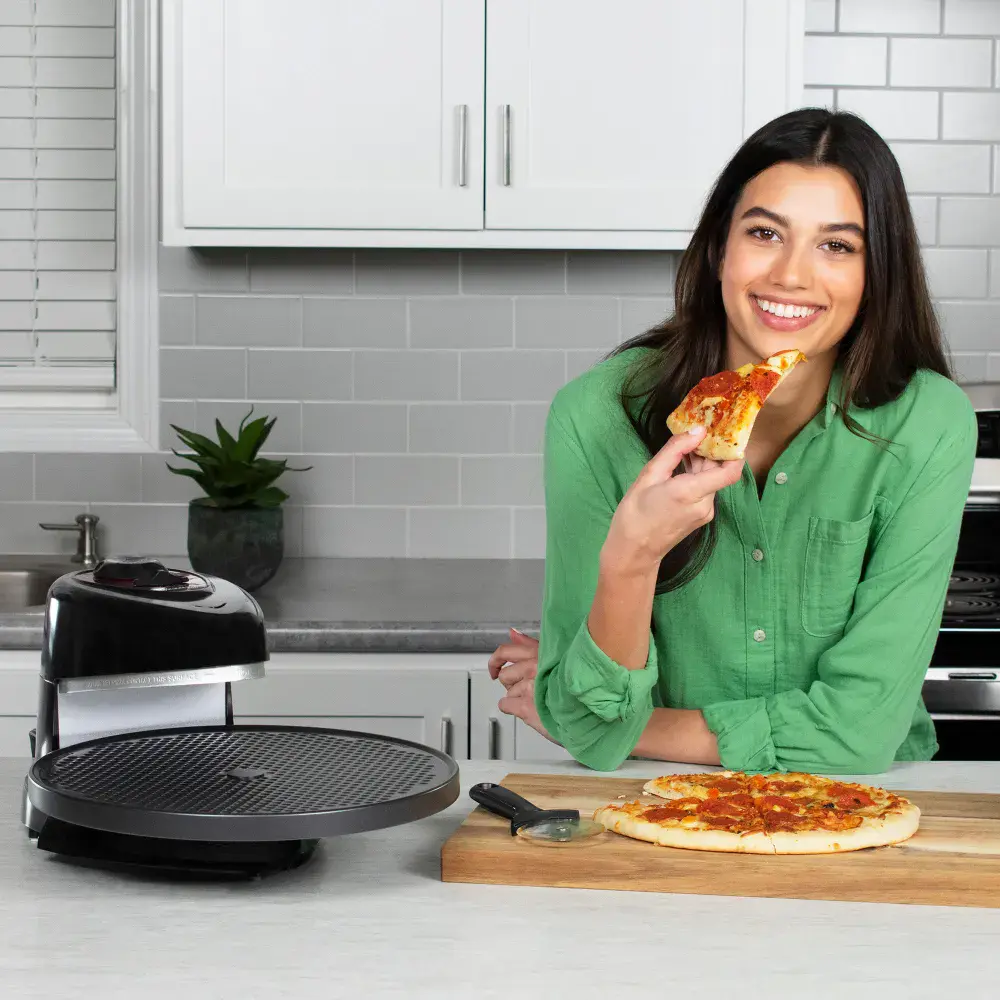 Pizzazz® Plus rotating pizza oven