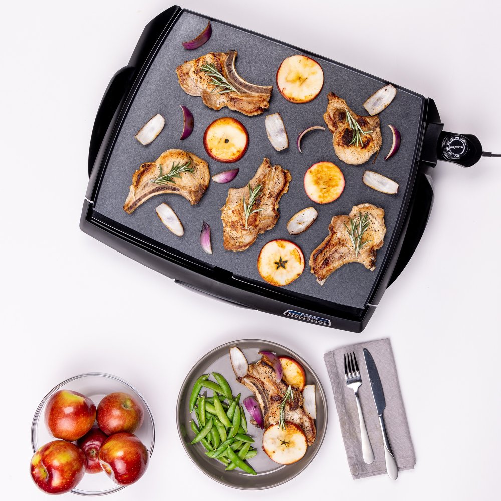 Tilt'nDrain™ BigGriddle® cool-touch griddle